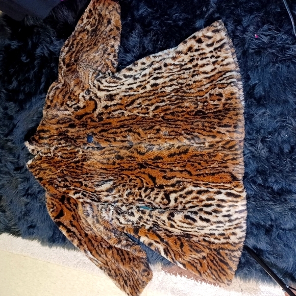 Monterey, Leopard Faux Fur Coat Size 2X, Brown/Black/Cream - Picture 11 of 16